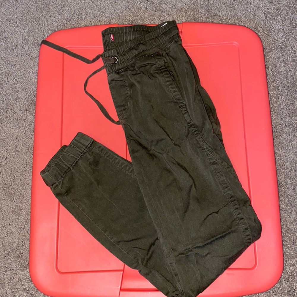jogger pants